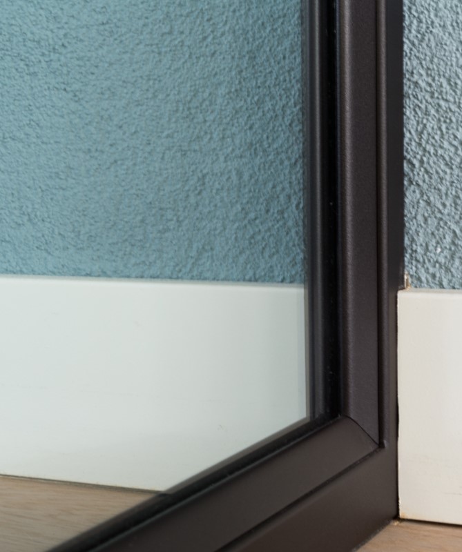 Detail plint stalen schuifpui
